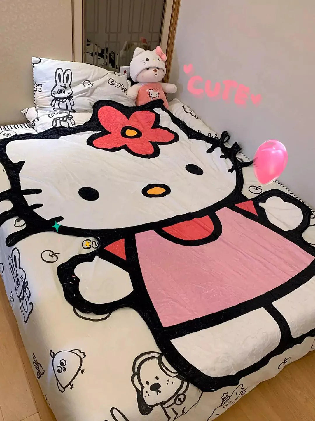 Hello Kitty Figure Blanket - Blind Box Mall