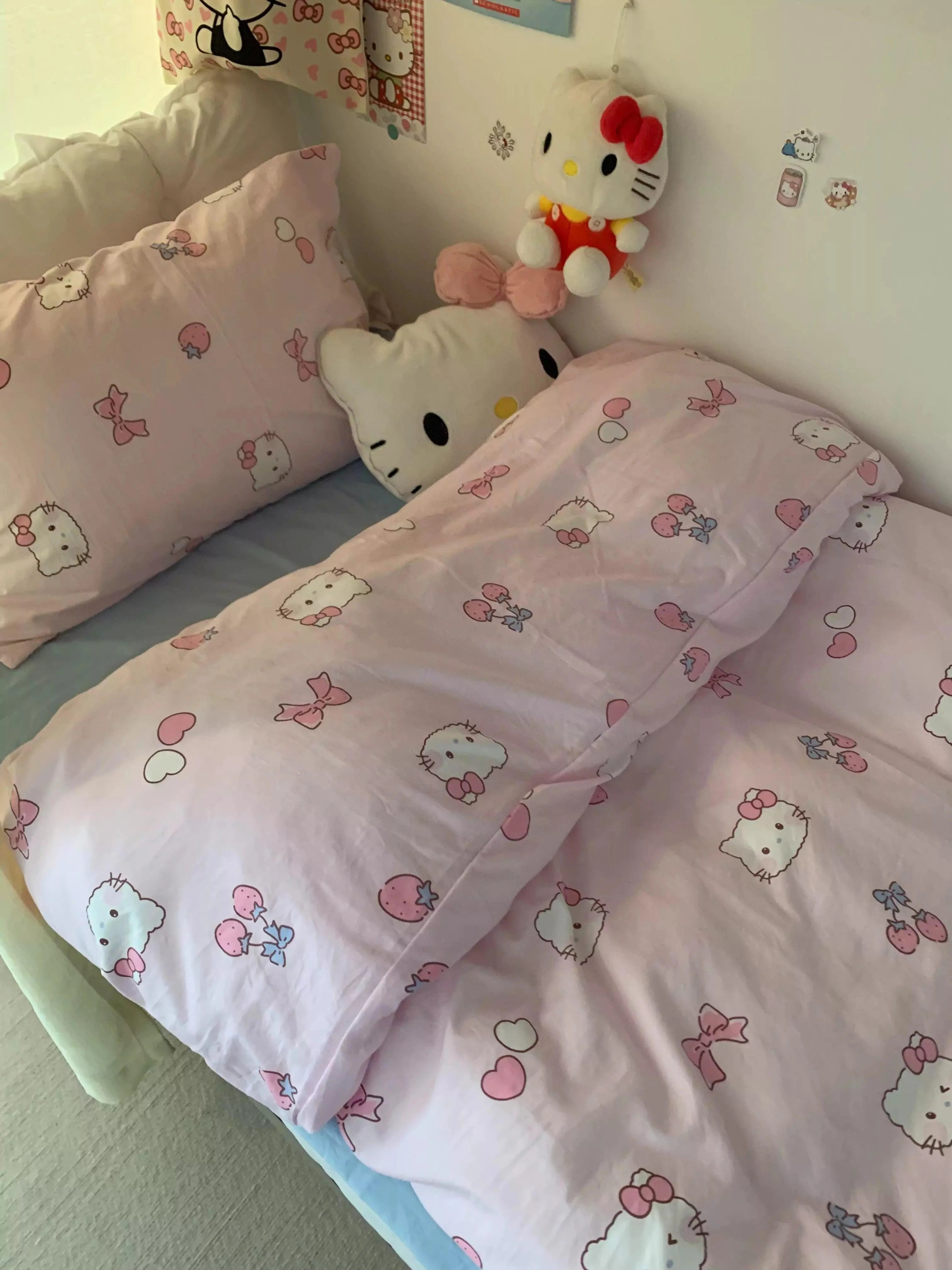 Hello Kitty Wink Bedding Set - Blind Box Mall