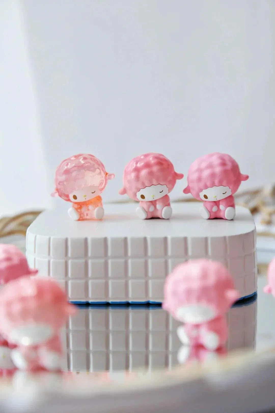 Sanrio Questioning Face Mini Blind Bag (Includes 6 Pcs) - Blind Box Mall